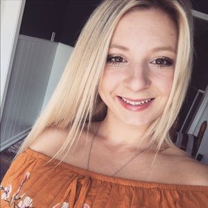 Meet your Posher, Abbabbie